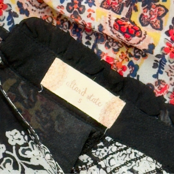 Alter’d State Black Semi Sheer Floral Smocked Sleeveless Keyhole Top Small - Picture 7 of 11